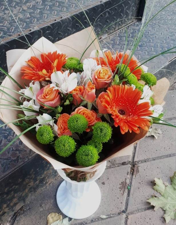 Букет цветов из: Герберы, Хризантемы, Альстромерии и Розы в Заинске