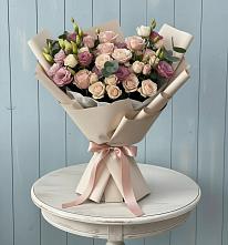 Букет цветов из:  Розы и Лизиантусы в Заинске