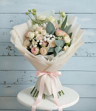 Букет цветов из:  Розы и Лизиантусы в Заинске