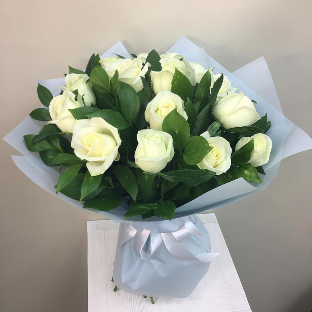Букет 15 Белых роз Проуд в Заинске