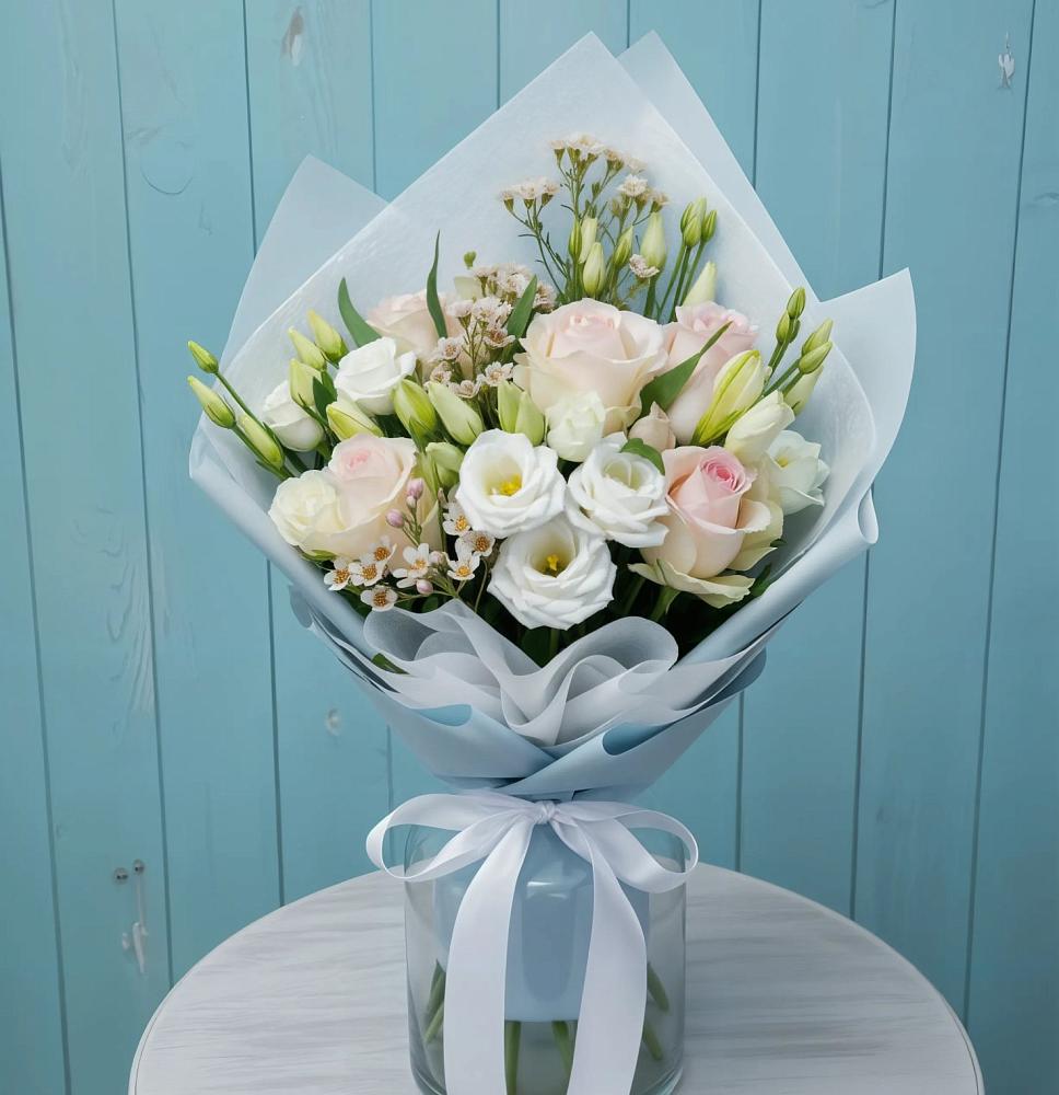 Букет цветов из: Розы и Лизиантусы в Заинске