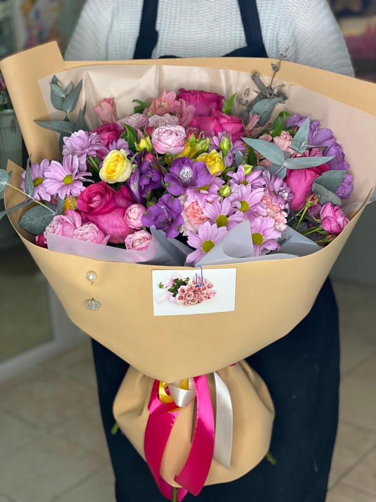 Букет цветов из: Хризантемы, Гвоздики и Альстромерии в Заинске