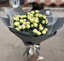 Букет Белые кустовые розы Солинеро в Заинске