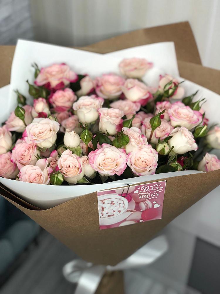 Букет цветов из: Розы в Заинске