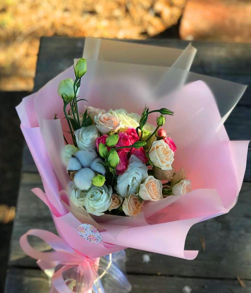 Букет цветов из: Розы и Лизиантусы в Заинске