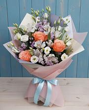 Букет цветов из:  Лизиантусы, Розы, Альстромерии и Гипсофила в Заинске