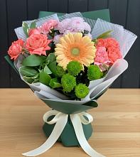 Букет цветов из:  Гвоздики, Розы, Герберы и Хризантемы #REPLACE_PRED# Заинске