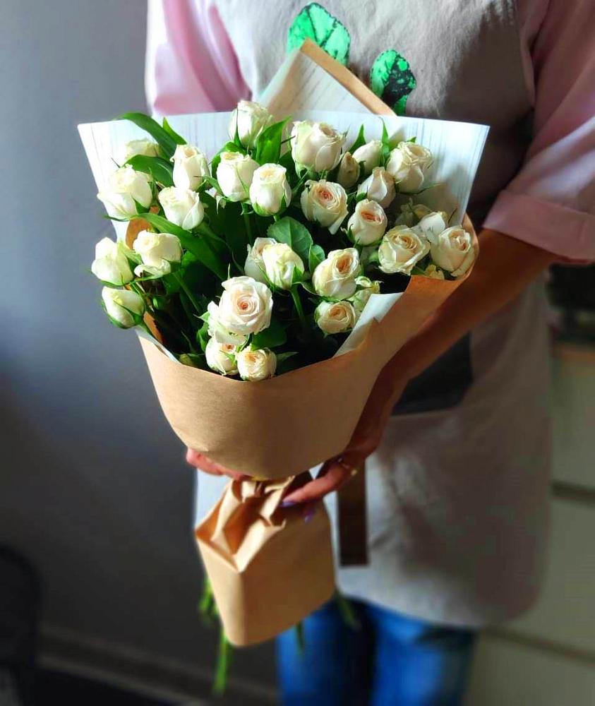 Букет цветов из: Розы в Заинске