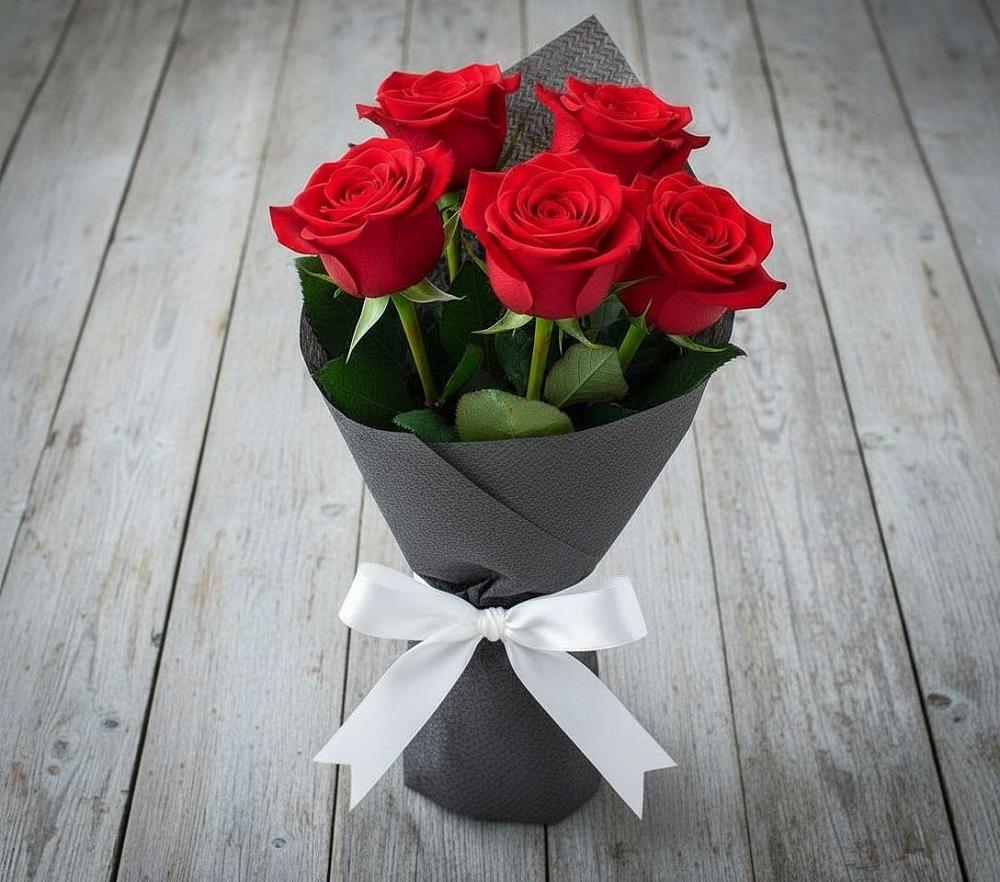 Букет 5 Красных роз Эдлесс Лав в Заинске
