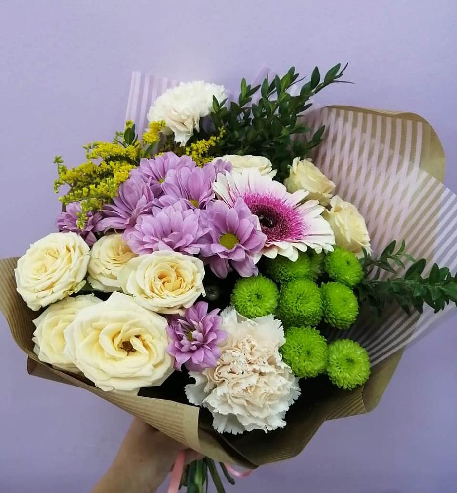 Букет цветов из: Хризантемы, Розы, Гвоздики и Герберы в Заинске