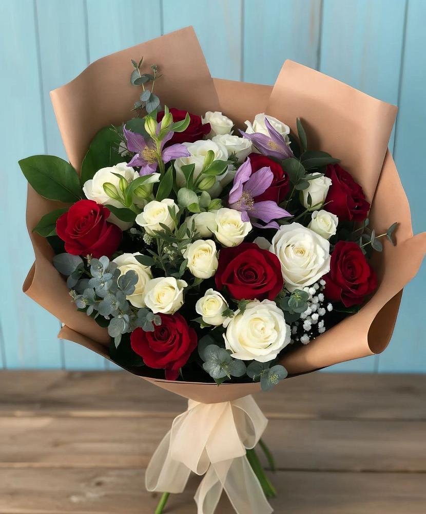 Букет цветов из: Розы и Альстромерии в Заинске