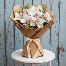 Букет цветов из:  Орхидеи и Розы в Заинске